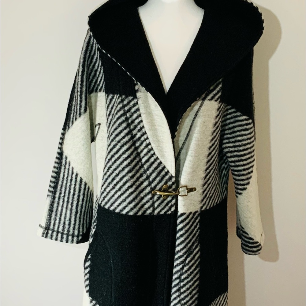 Kenar black and white hooded coat
